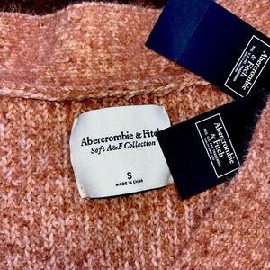 Abercrombie & Fitch small pink cardigan